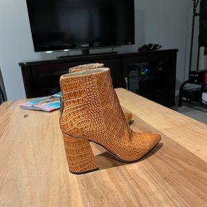 Vince camuto booties